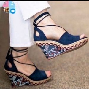 CAbi Isla Peep Toe Espadrille Wedge Blue Laced 6